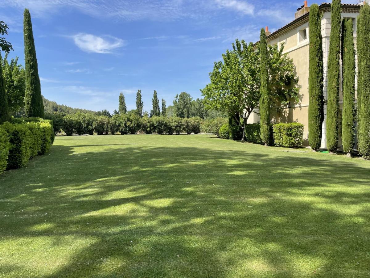 Chateau Talaud Loriol-du-Comtat Экстерьер фото